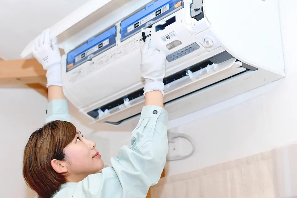 お掃除機能付きエアコン